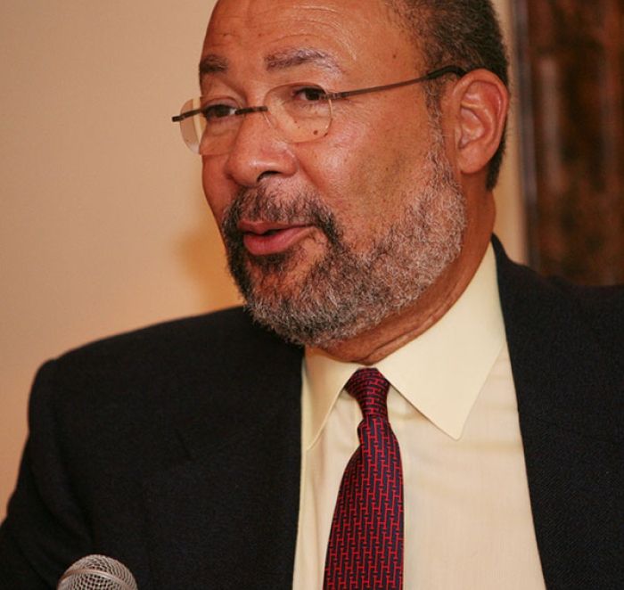 Richard Parsons wearing a suit and tie